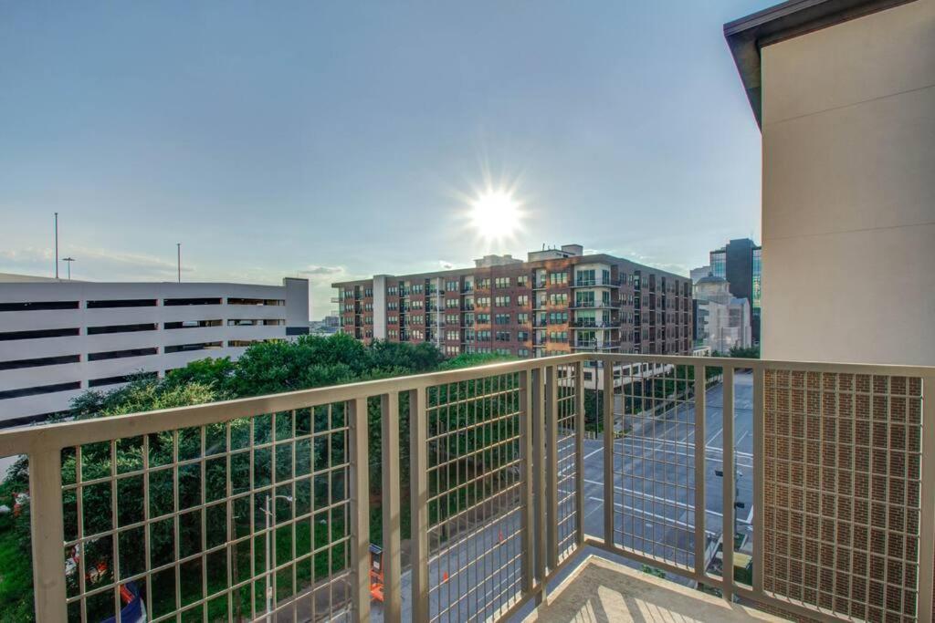 Best 5* Luxury Living Downtown Kingbed Suite ฮูสตัน ภายนอก รูปภาพ